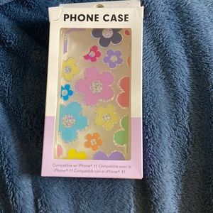 Transparent phone case, with different color flowers